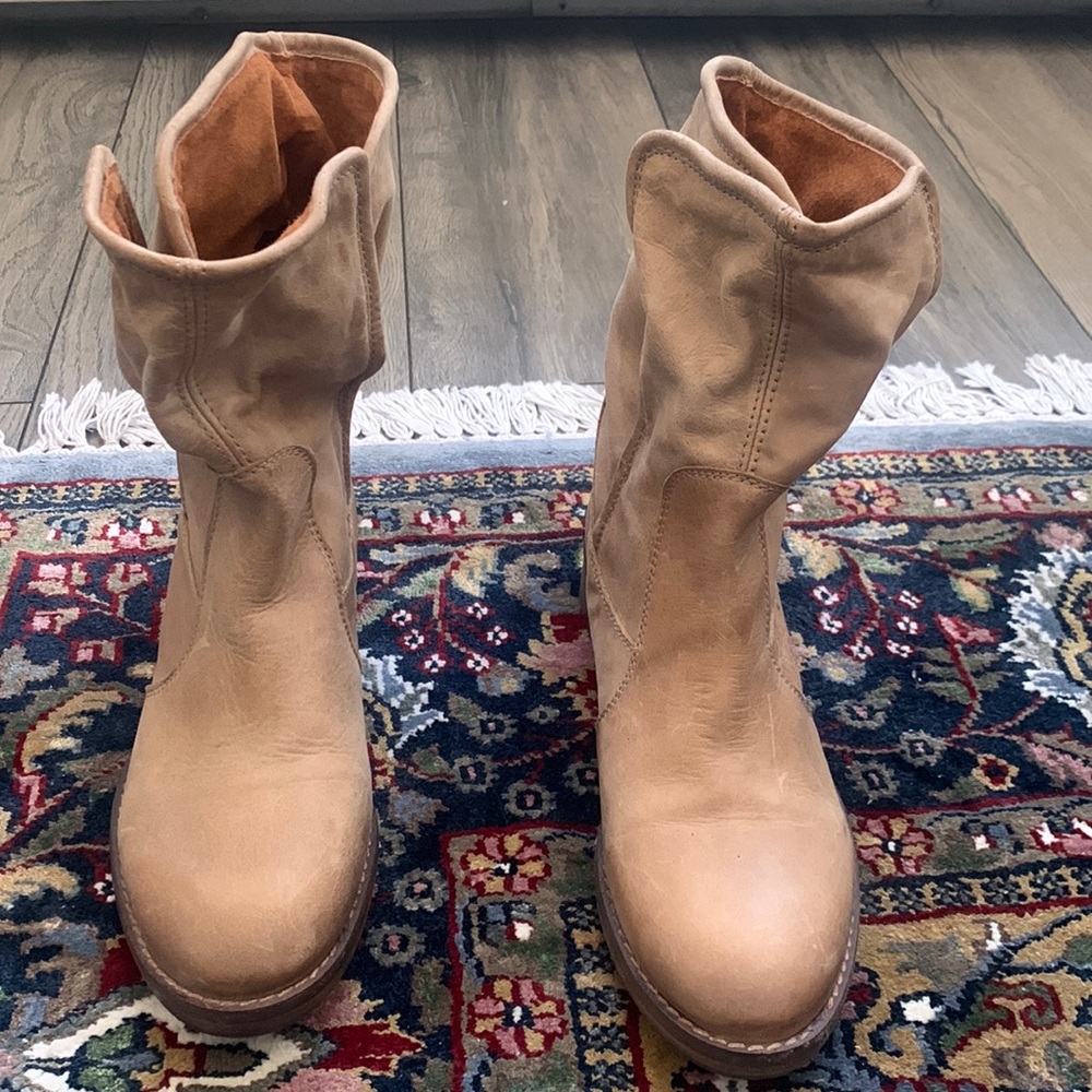 MOVING - MAKE AN OFFER Women's Anthropologie Sixtyseven boots